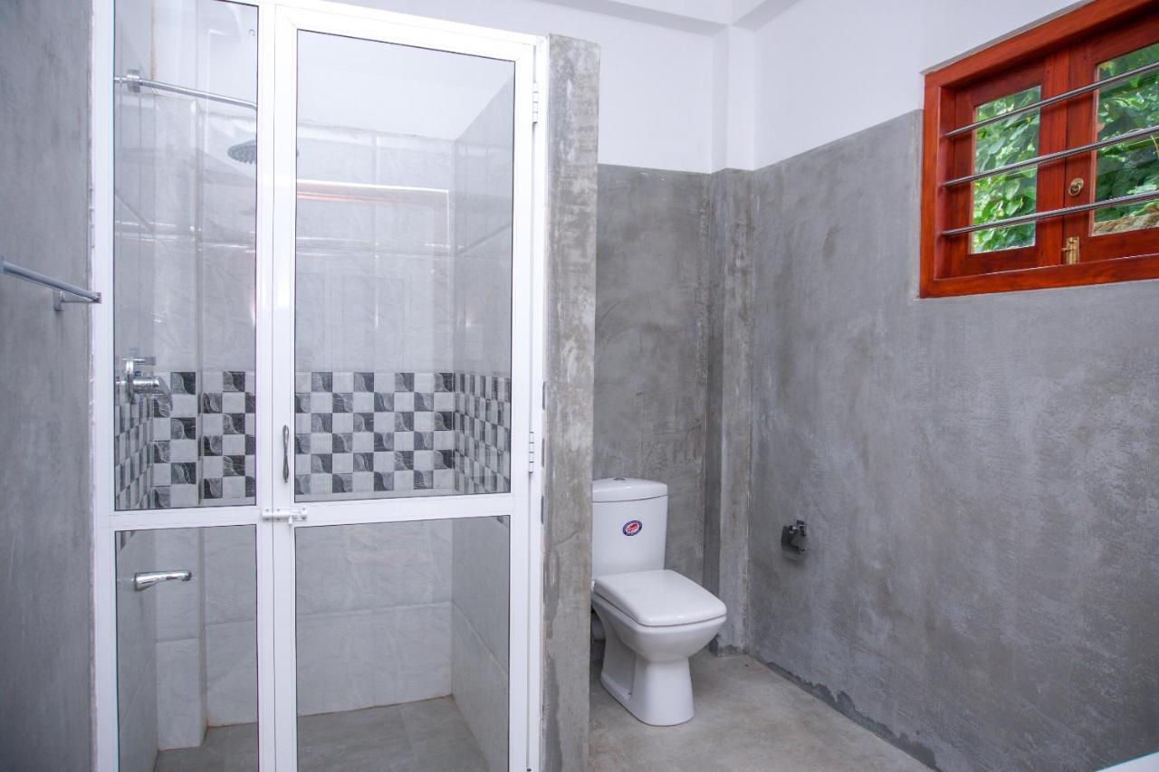 Отель Easy Living Хиккадува Экстерьер фото